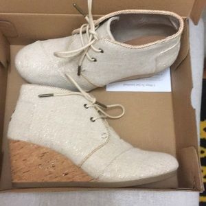 NWT Toms wedges